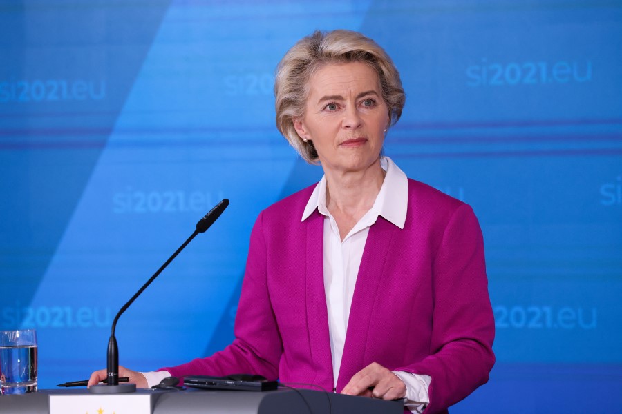 Von der Leyen arrin në Beograd, pritet nga Vuçiq