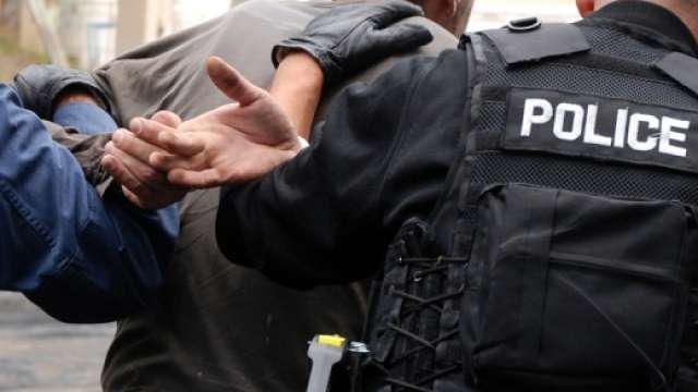Podujevë: Arrestohet një person, dyshohet se rrahu katër femra