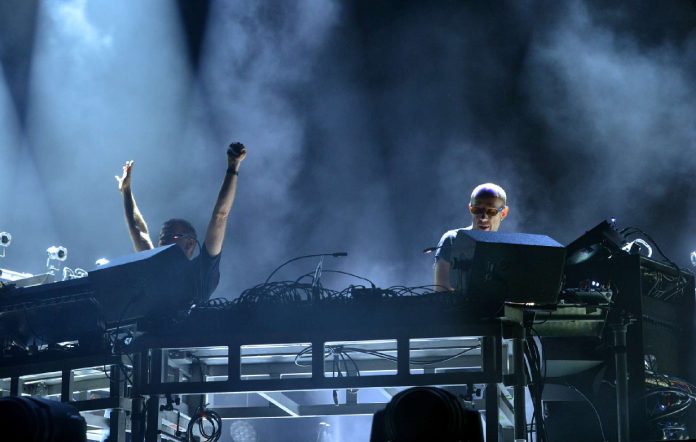 The Chemical Brothers me turne të ri