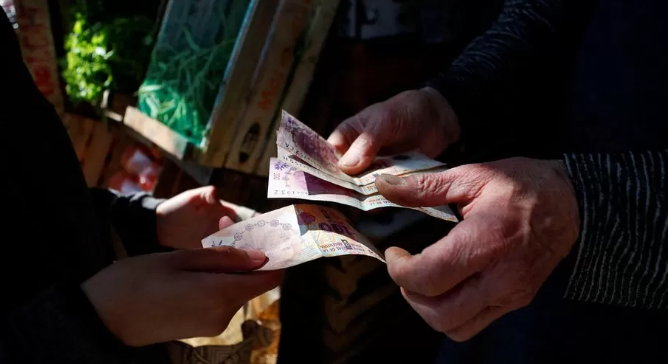 Inflacioni në Argjentinë shkon në mbi 100 përqind