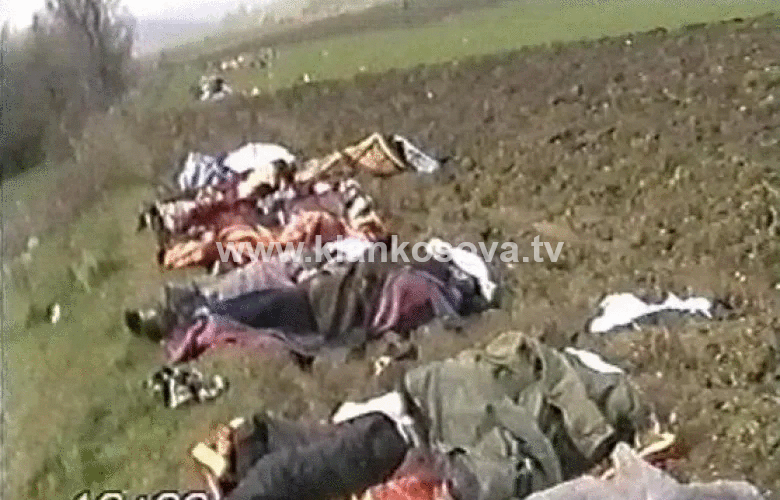 Kufomat e të vrarëve në fshatin Pastasel, Rahovec (1999)