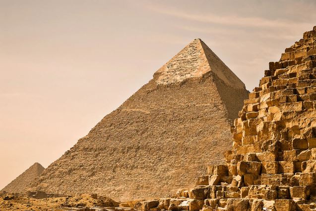 Zbulohet tuneli në piramidën e madhe të Gizës që mund të çojë te varri i mbretit Khufu