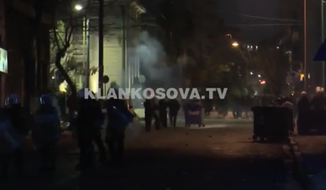 Protestohet në Greqi pas aksidentit tragjik të trenave (VIDEO)