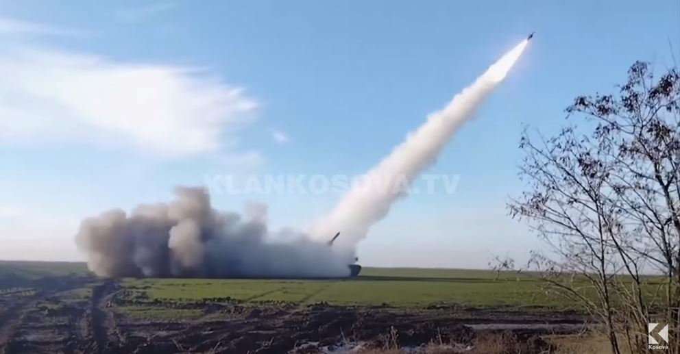 Kievi merr Patriotë, kërcënon armiqtë (VIDEO)