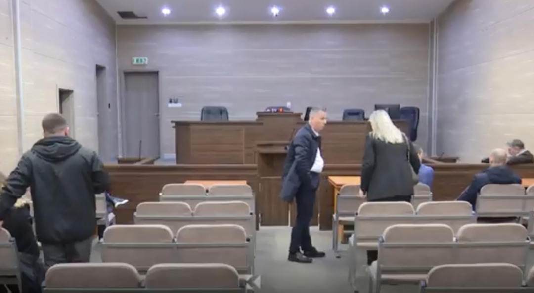 Dhurata Hoxha lirohet nga akuza