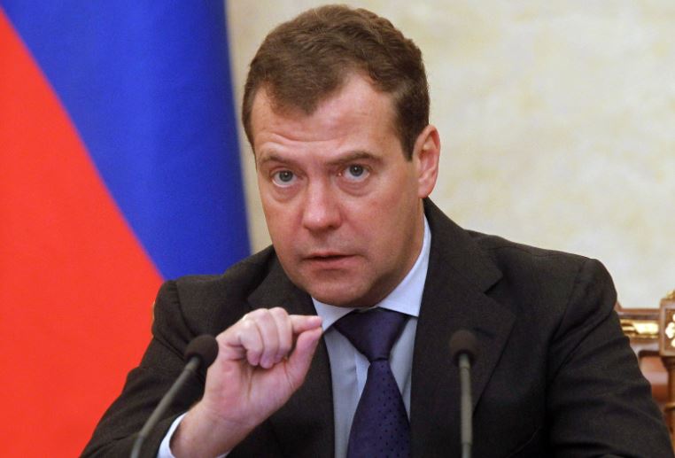 Ish-presidenti rus: Gati 175 mijë ushtarë i janë shtuar ushtrisë ruse