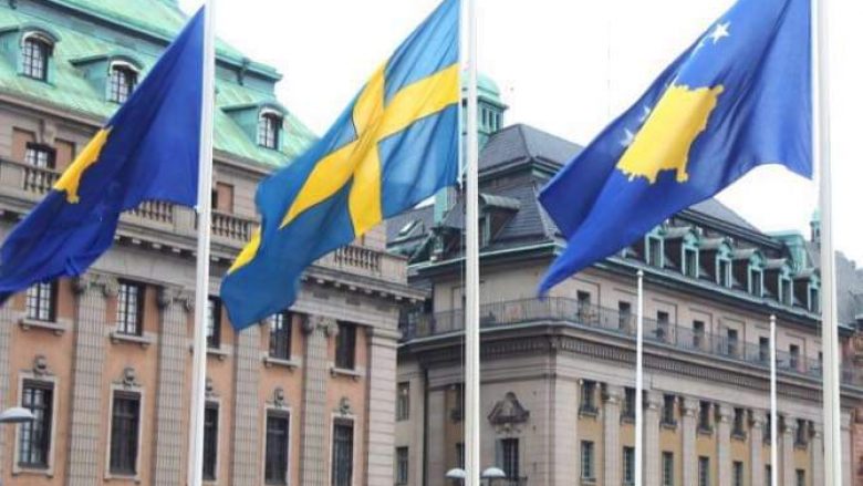Flamujt e Kosoves dhe Suedise