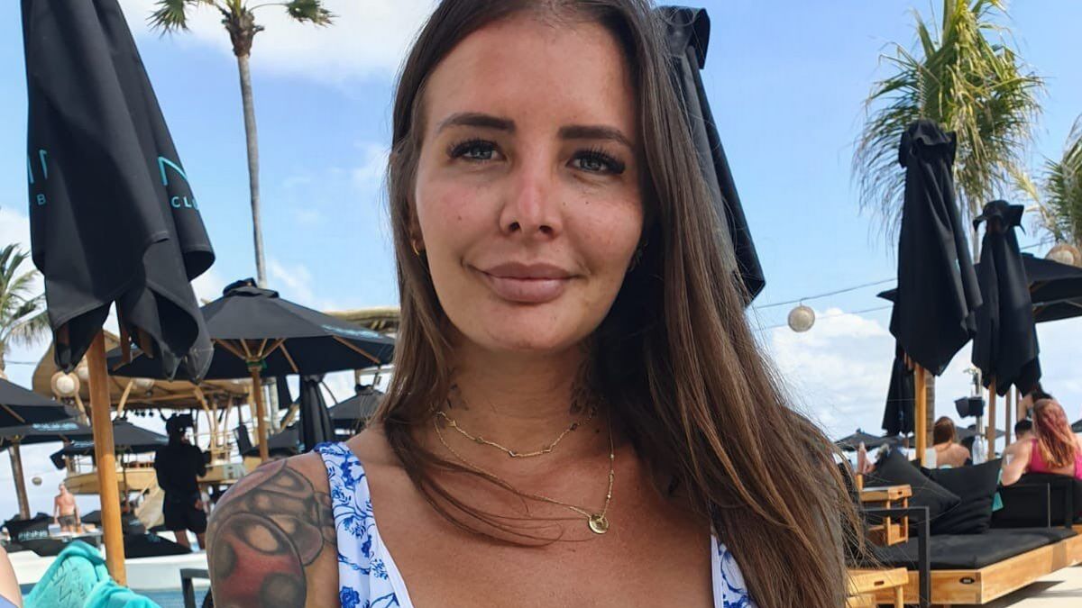Gruaja me dy vagina lindi dy fëmijë nga e djathta, tash të tretin e do nga e majta