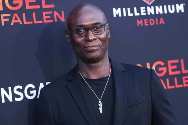 Lance Reddick vdiq nga sëmundjet e zemrës