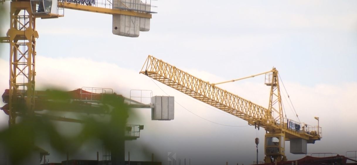Plani i ATK-së: Kush e jep tokën për banesa, duhet të paguajë tatim (VIDEO)