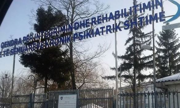 Pacienti pasi ik nga Instituti në Shtime, e vjedh një veturë
