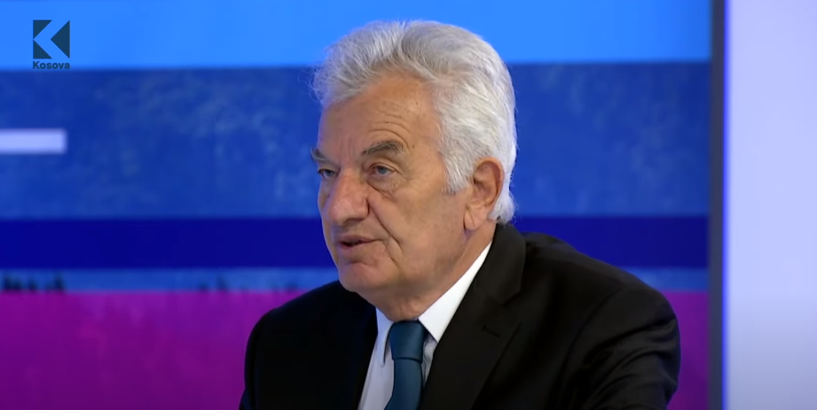 Libri "Këngë të egra, këngë të buta" nga Zymer Neziri prezantohet në Columbia dhe Harvard University (VIDEO)