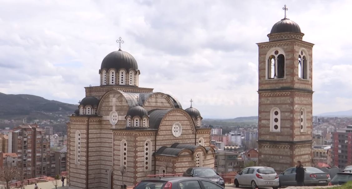 Serbët festojnë pashkën ortodokse (VIDEO)