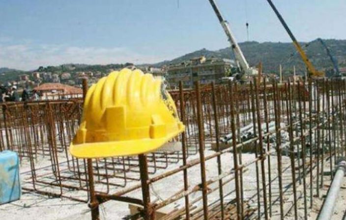 Ra nga skela, humb jetën një 45-vjeçar në Shëngjin