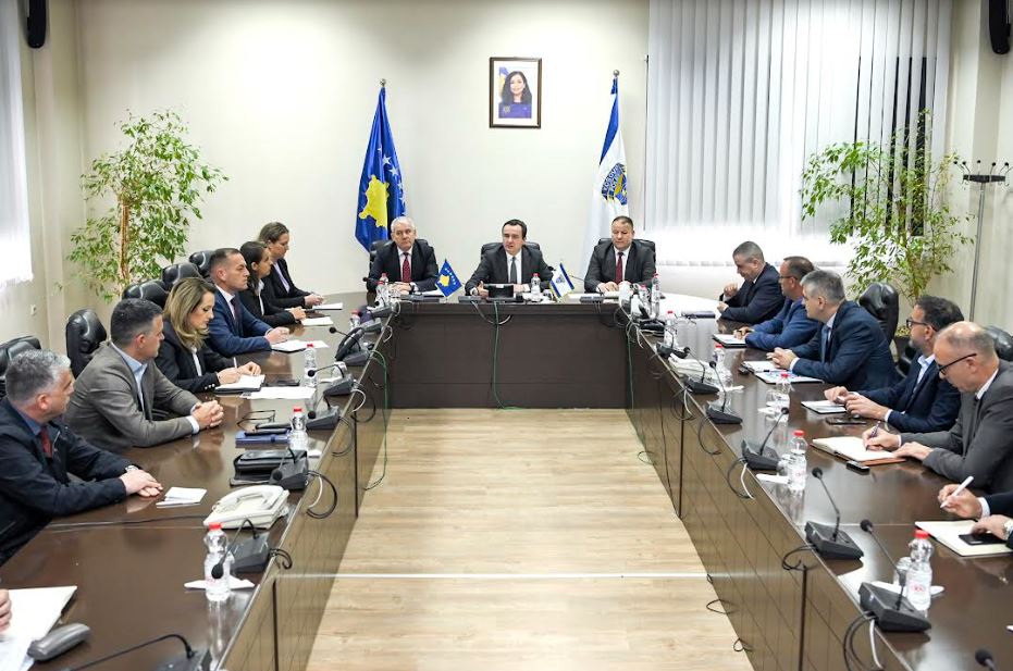 Kurti në Policinë e Kosovës zotohet për të mos reshtur së kërkuari drejtësi për krimet e luftës