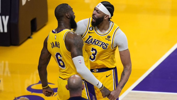Lakers shkatërrojnë Warriors në ndeshjen e tretë (VIDEO)