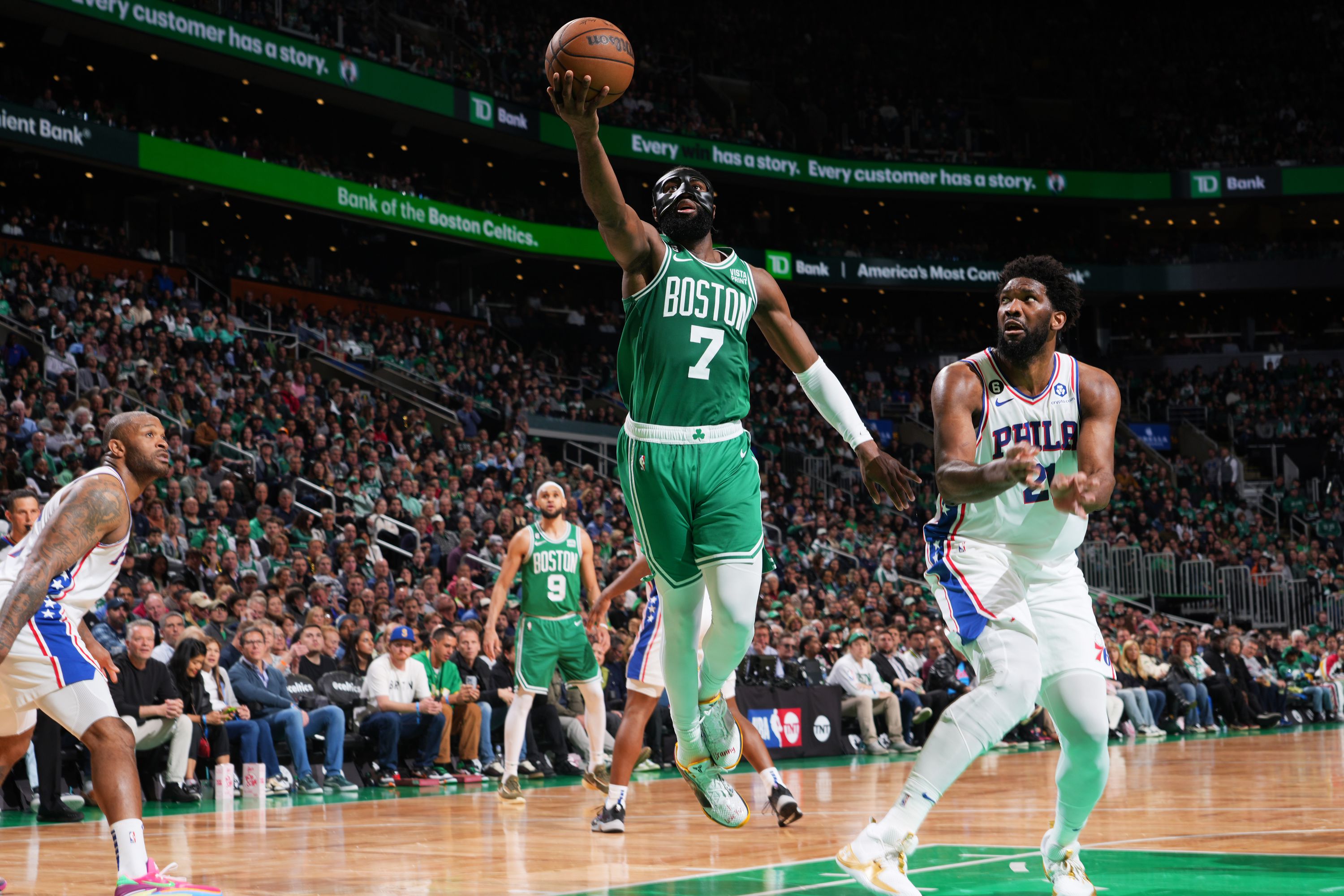 Celtics e barazojnë serinë e ndeshjeve ndaj 76ers (VIDEO)
