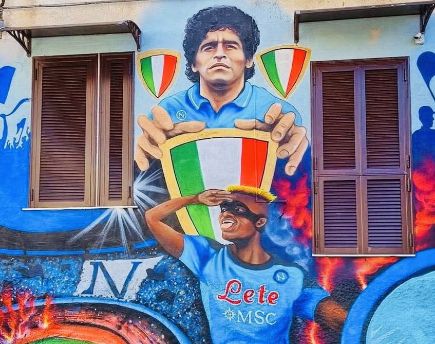 Napoli tani dhe ai i para 33 vjetëve (FOTO)