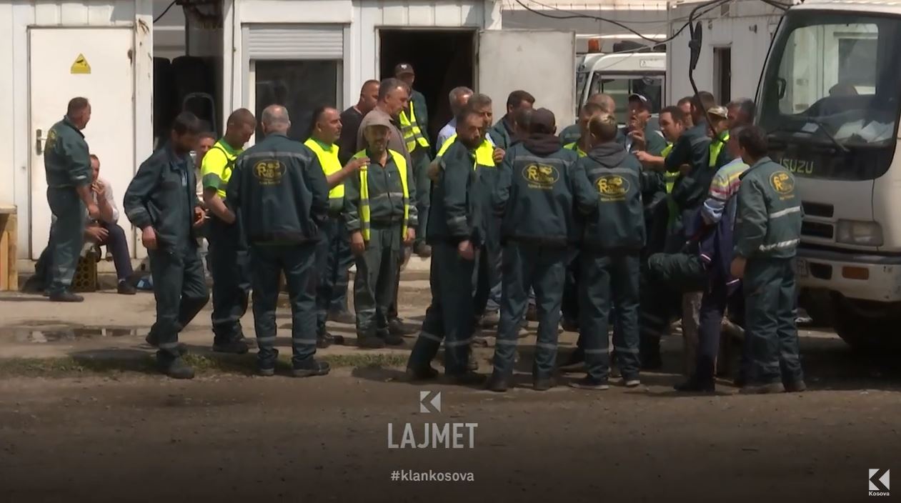 Punëtorët e “Ekoregjionit” ndalin grevën pasi u premtohet rritje e pagave (VIDEO)