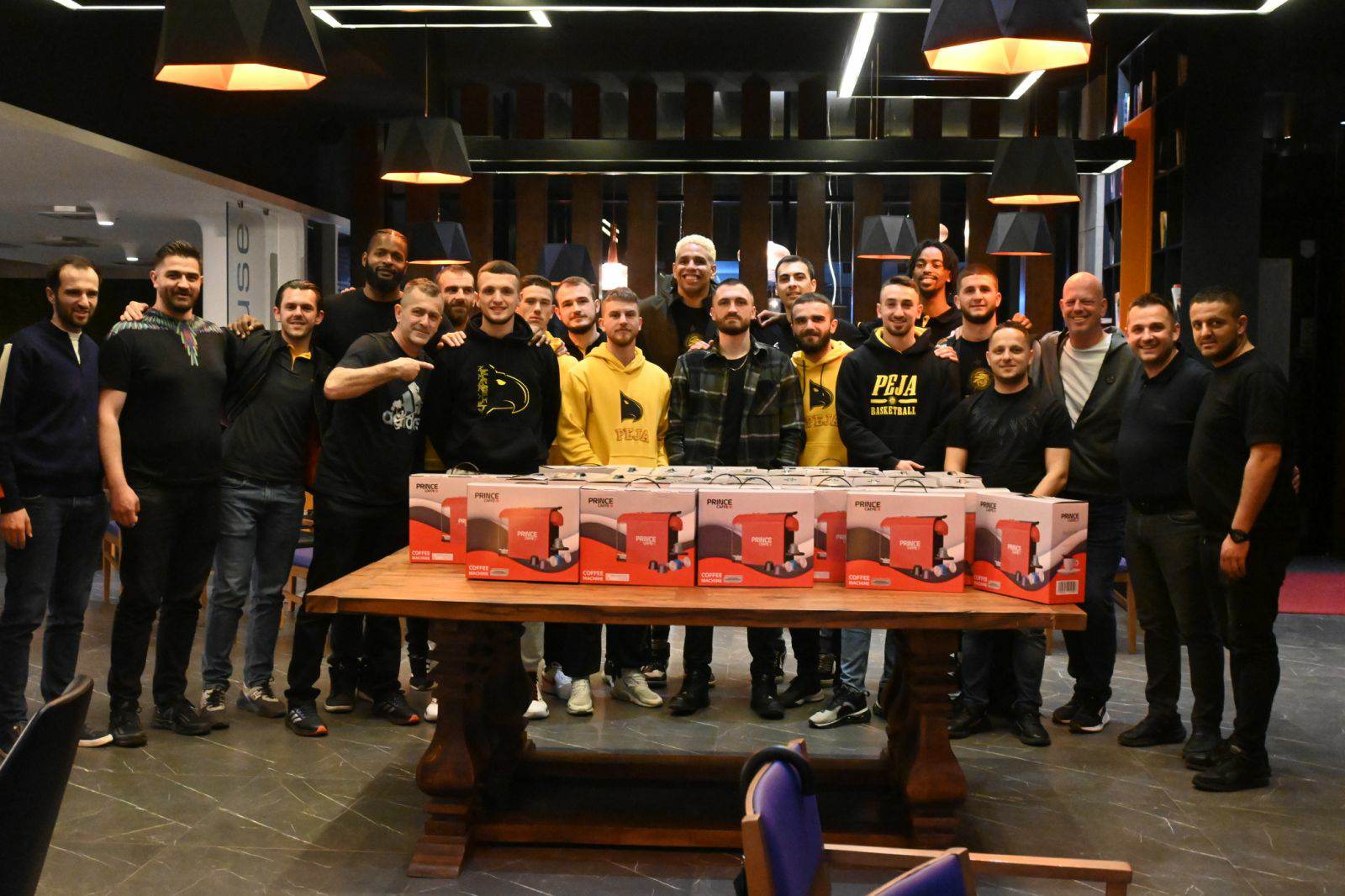 Sponsori gjeneral i PRINCE CAFFE Superligës, shpërblen mbretërit e basketbollit për edicionin 2022/23