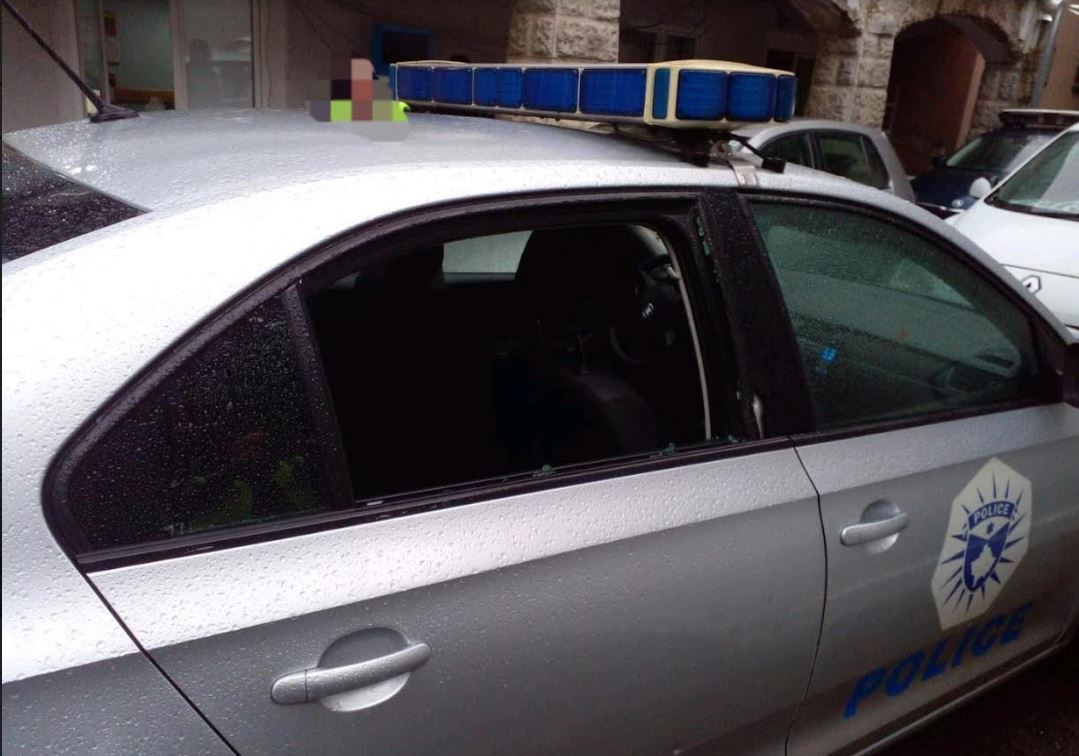 Leposaviq, hapet rast për sulmin me koktej molotovi ndaj veturës së policisë