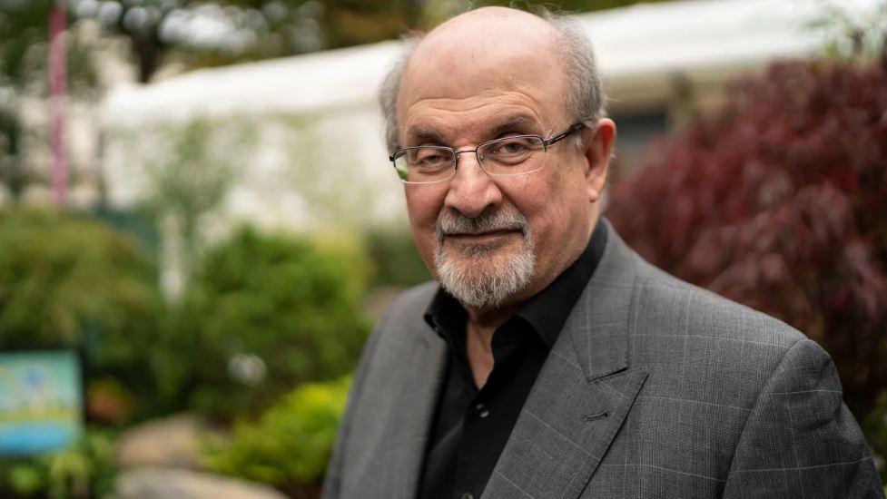 Salman Rushdie në një fjalim të rrallë publik thotë se liria e shprehjes është nën kërcënim