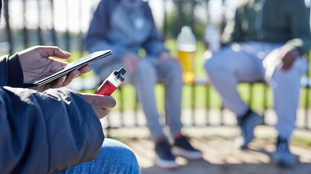 Studim shqetësues: Vape, porta e re drejt drogës!