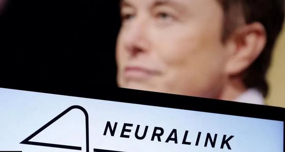 Kompania e Elon Musk thotë se fitoi miratimin për të testuar rikthimin e shikimit te njerëzit