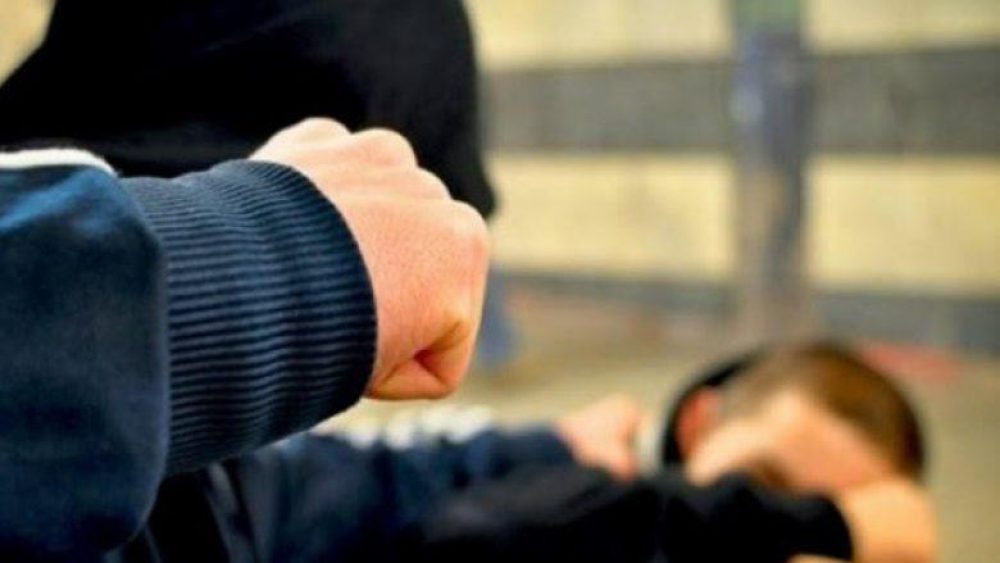 Rrahje mes të miturve në Drenas   pesë të arrestuar  dy përfundojnë në QKUK