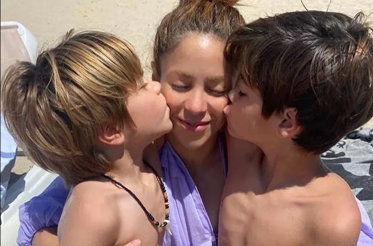 Shakira i bën pjesë të këngës së re dy fëmijët e saj