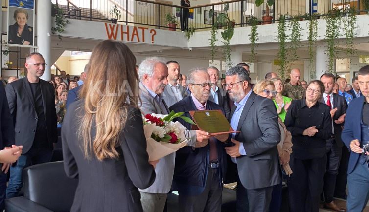 Ismail Kadare, qytetar nderi i Fushë Kosovës