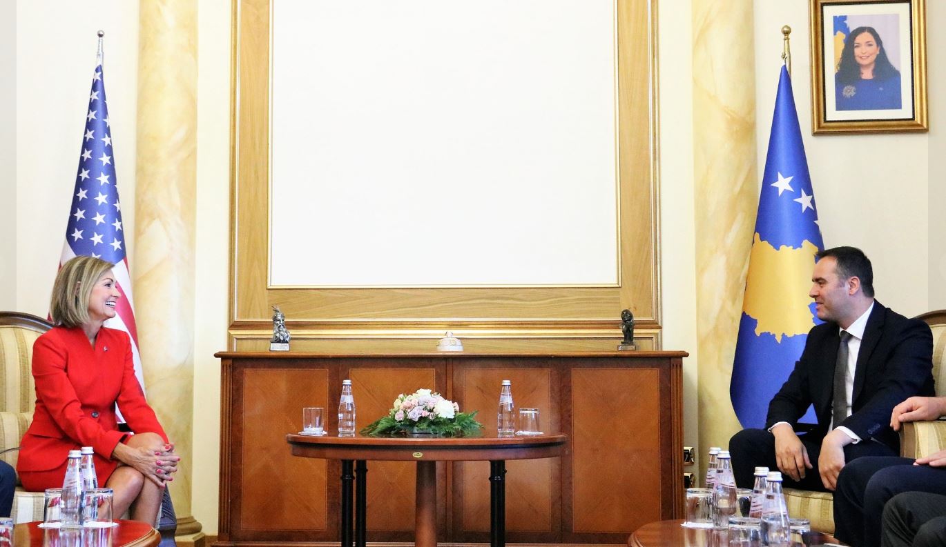 Guvernatorja e Iowas e gatshme të thellojë bashkëpunimin me Kosovën