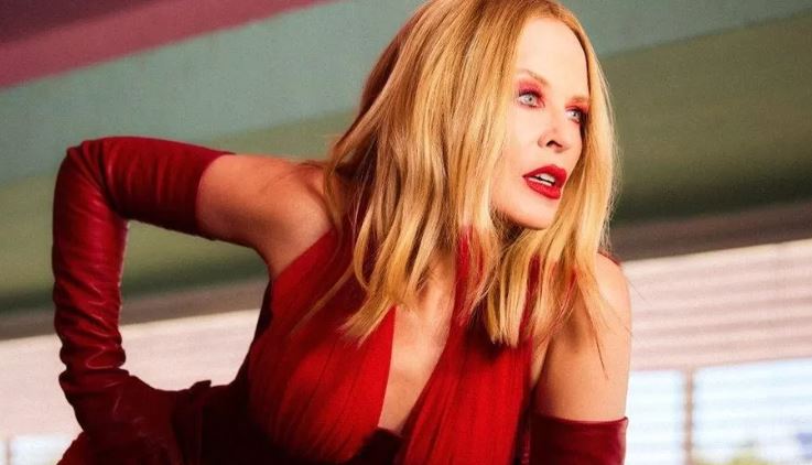 Kylie Minogue shënon hitin e saj të parë në top 10-shen e Britanisë që nga viti 2010