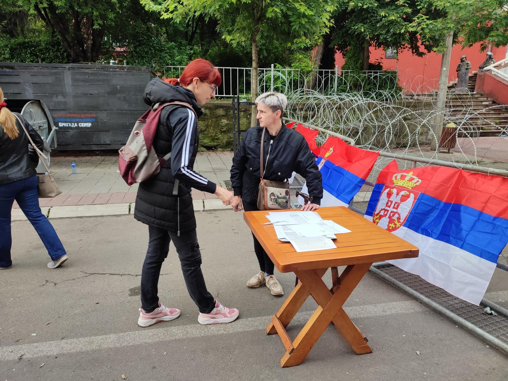 Lista Serbe nënshkrimet, protesta veri