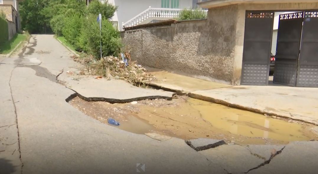 Pas vërshimeve, pejanët kërkojnë ndihmën e shtetit (VIDEO)