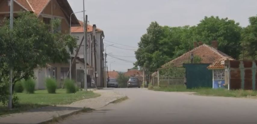 Tre burra u arrestuan për dhunim, por nëna e viktimës mohon veprën – fajëson dhëndrin (VIDEO)