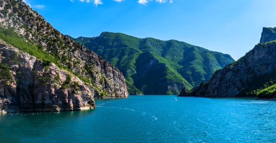 Shqipëria, destinacioni i preferuar i italianëve në këtë verë