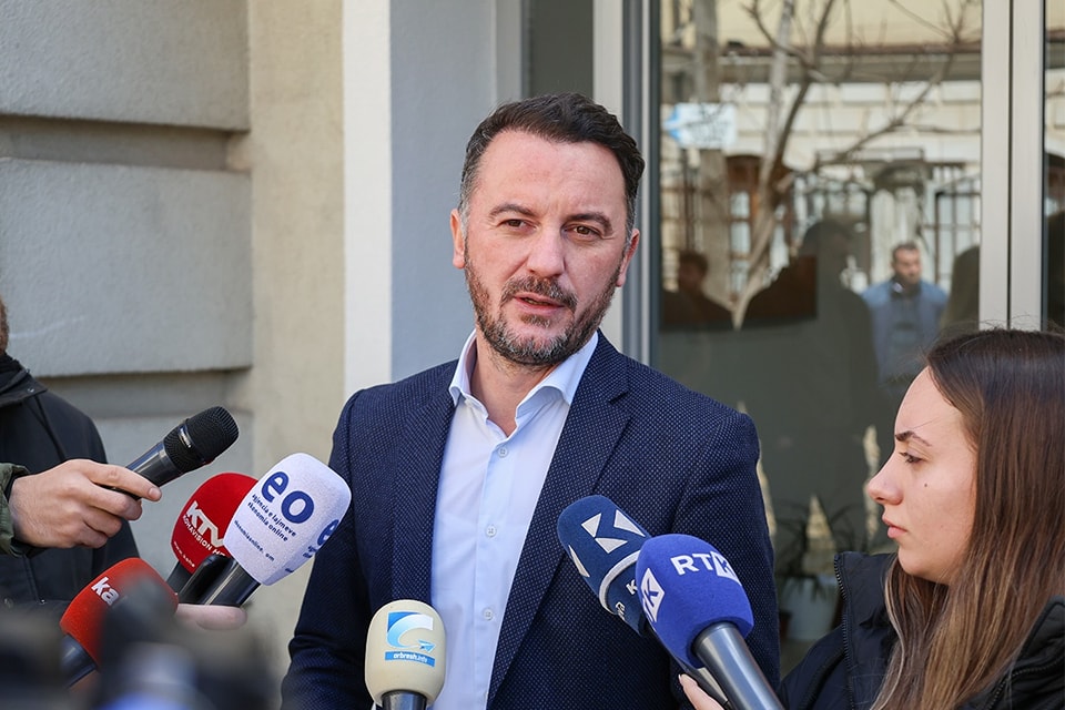 Sulmi ndaj zyrtarit policor, gjashtë muaj burgim Dardan Molliqajt iu zëvendësuan me 2 mijë euro gjobë