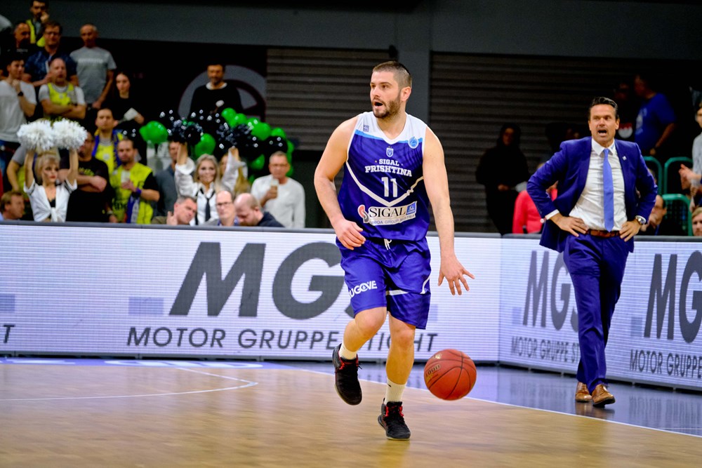 Dardan Berisha afër qëndrimit te Prishtina