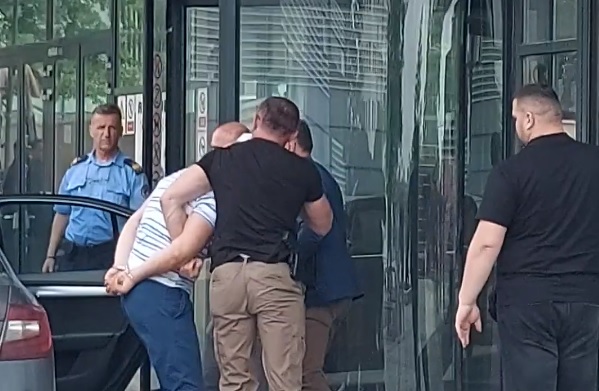 Paraburgoset Llune nën akuzën për sulm terrorist