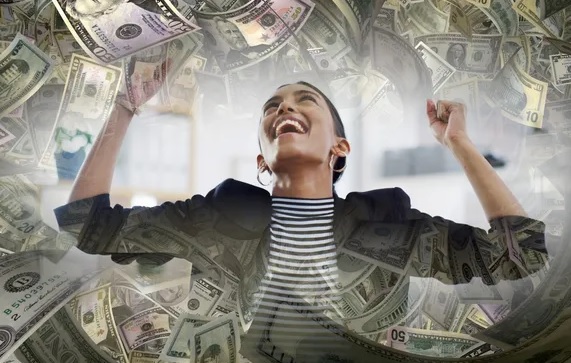 Brenda dy muajsh fiton lotari dy herë nga 1 milion dollarë