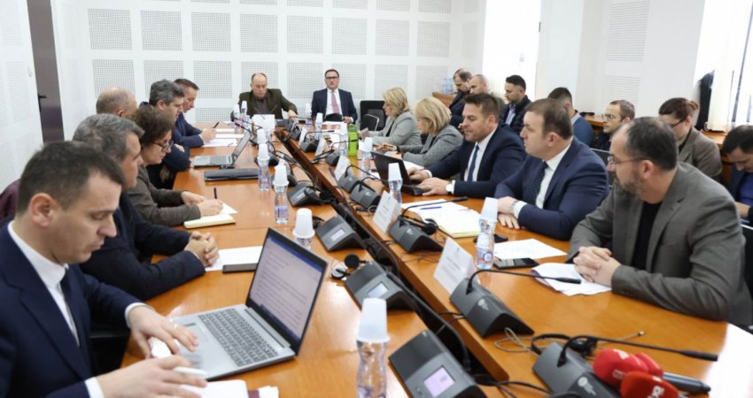 Mungojnë deputetët, dështon mbledhja e komisionit për ekonomi