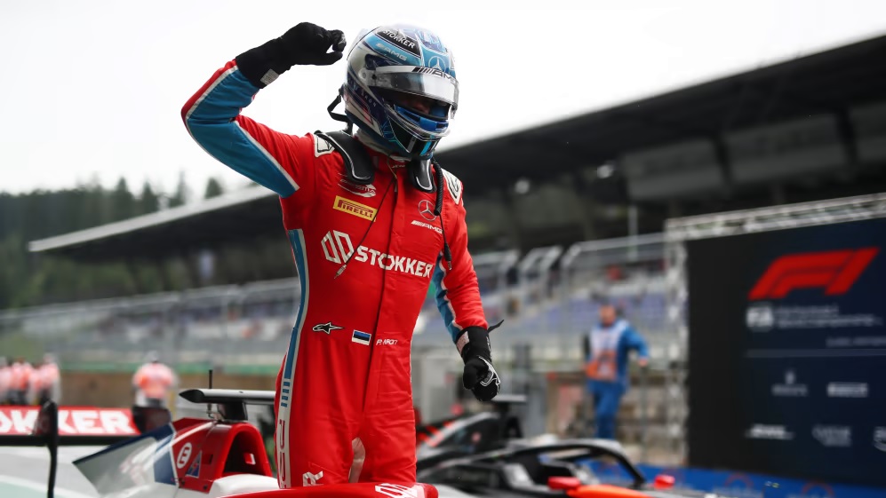 Aron fiton për herë të parë në Formula 3