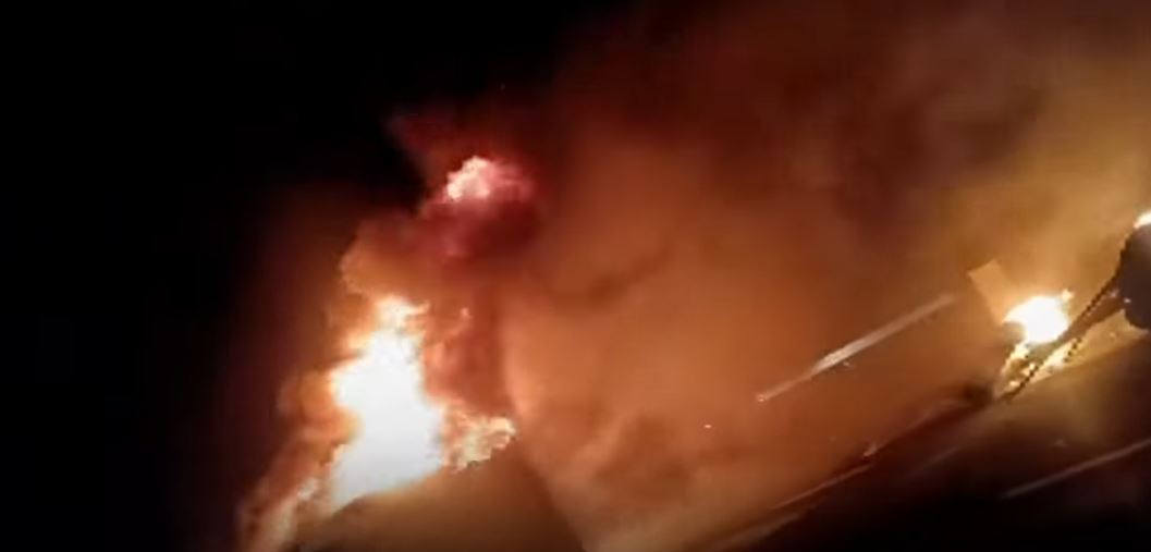 Dhjetëra të vdekur në Kenia e Indi nga aksidentet (VIDEO)