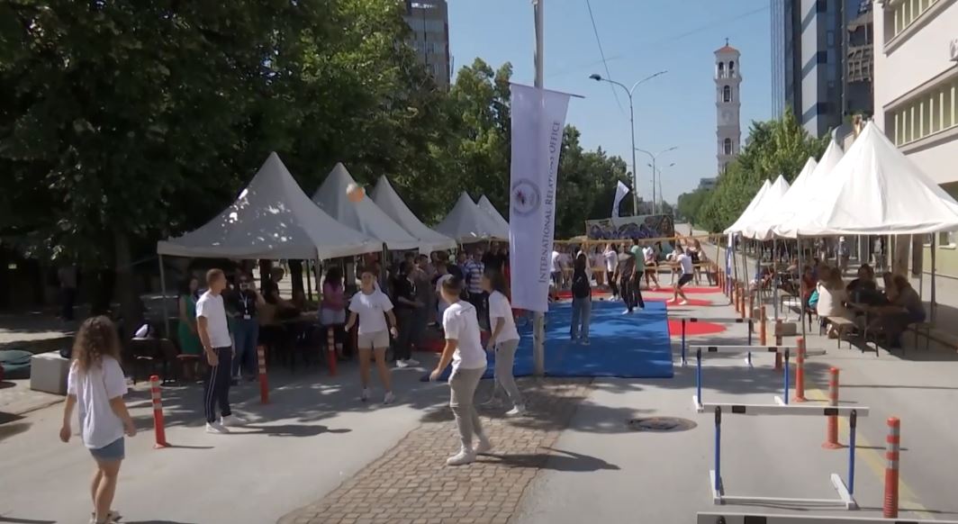 Universiteti Veror gjallëron korrikun në Prishtinë (VIDEO)