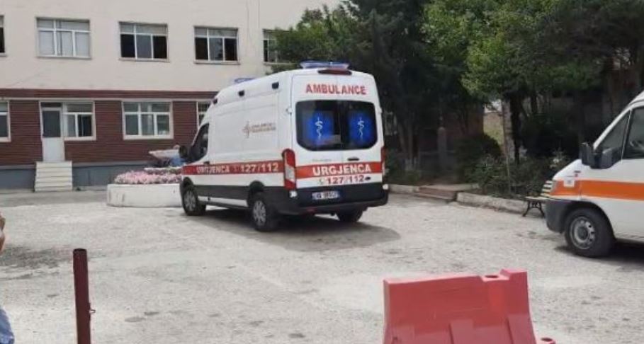 Theret me thikë një 37-vjeçar në Vlorë