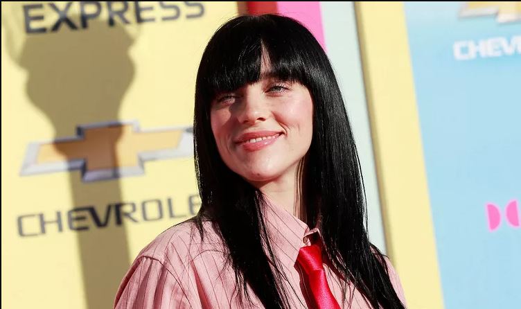 Billie Eilish bëhet si barbie në videoklipin e këngës së re