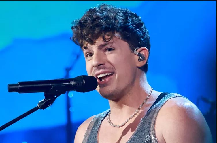 Charlie Puth bën thirrje të ndalen sulmet ndaj këngëtarëve