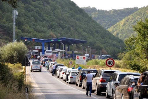 Dheu i Bardhë, deri në dy orë pritje për të hyrë në Kosovë