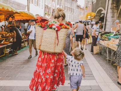 Fustanet e gjatë, trendi i kësaj vere (FOTO)